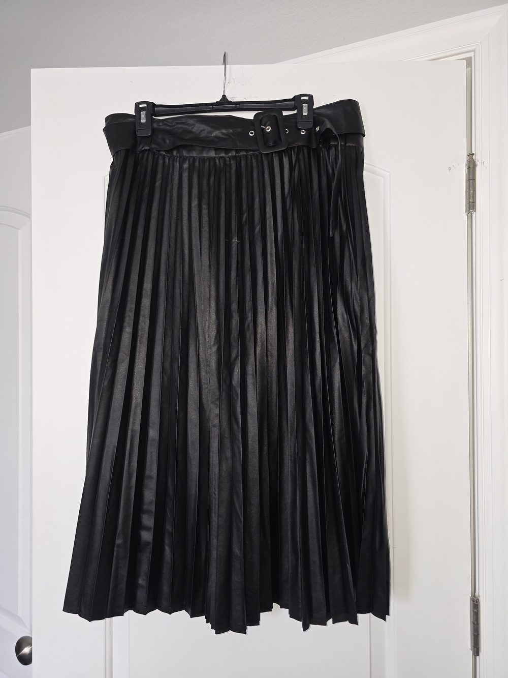 Fashion Nova Black Pleated Faux Leather Midi Skirt with Belt
